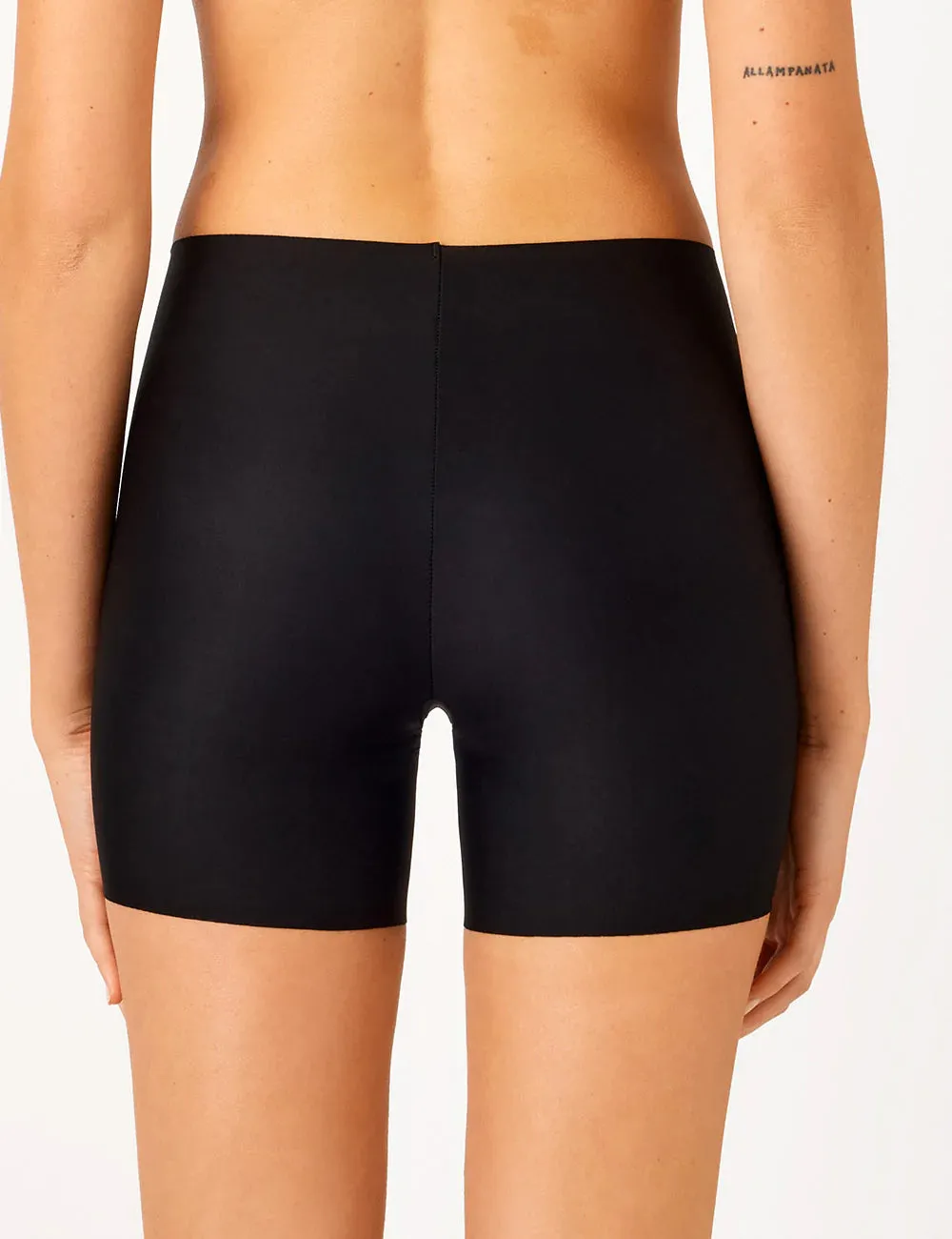 Laser Shape Waisted Mid Thigh Short (Black)