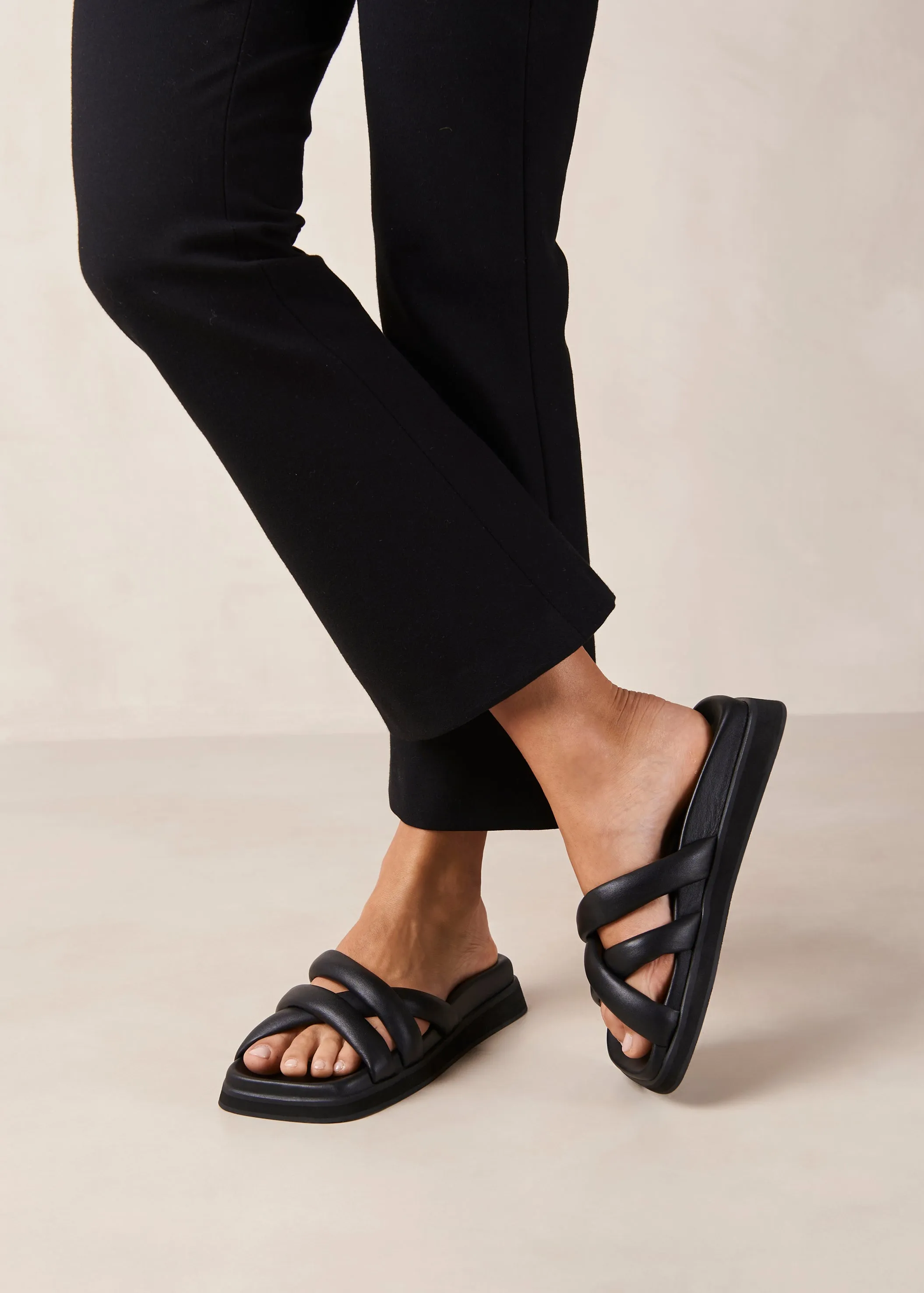 Slip On Cross Black