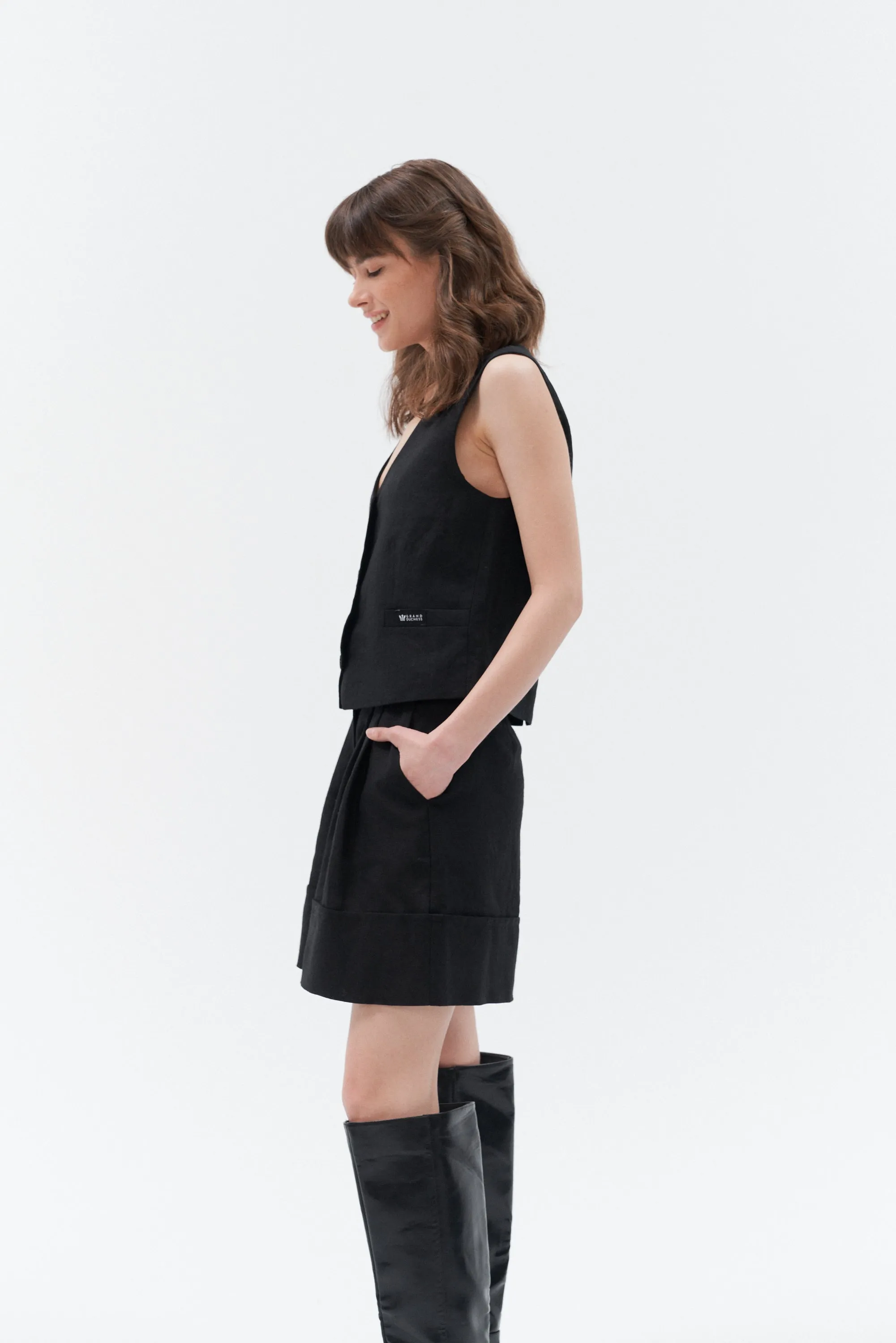 Wide-leg linen shorts with belt "Bonita" (Black)